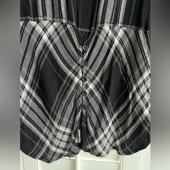 BEACHLUNCHLOUNGE Black & White Plaid Flannel Long Sleeve Button-Up Top Size L - Picture 3 of 8